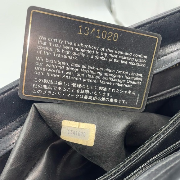 Chanel vintage lambskin tote - Picture 4 of 15